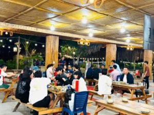 Không khí tại Nhà Hàng Hải Sản Vịnh Cam Ranh 01
