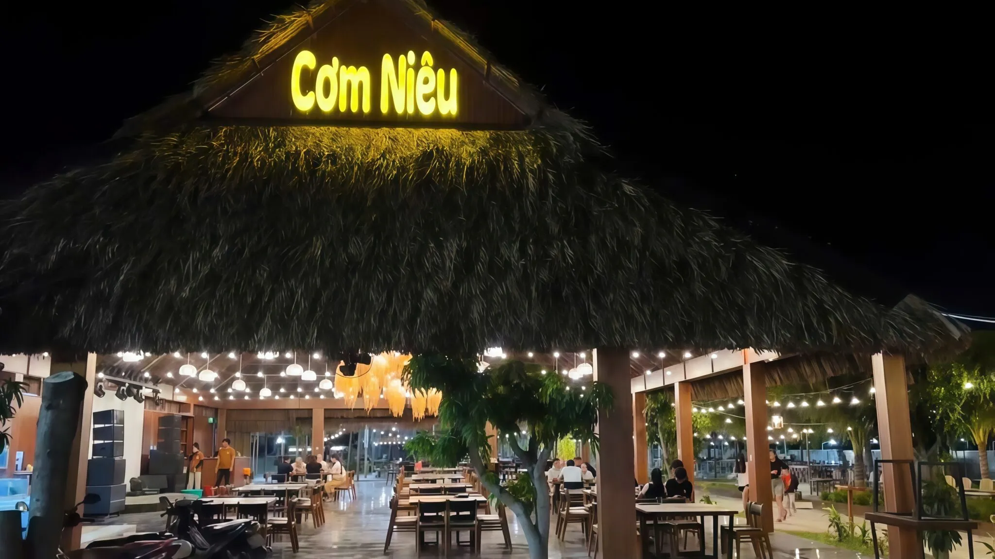 Nhà hàng Cơm Niêu Việt Xưa